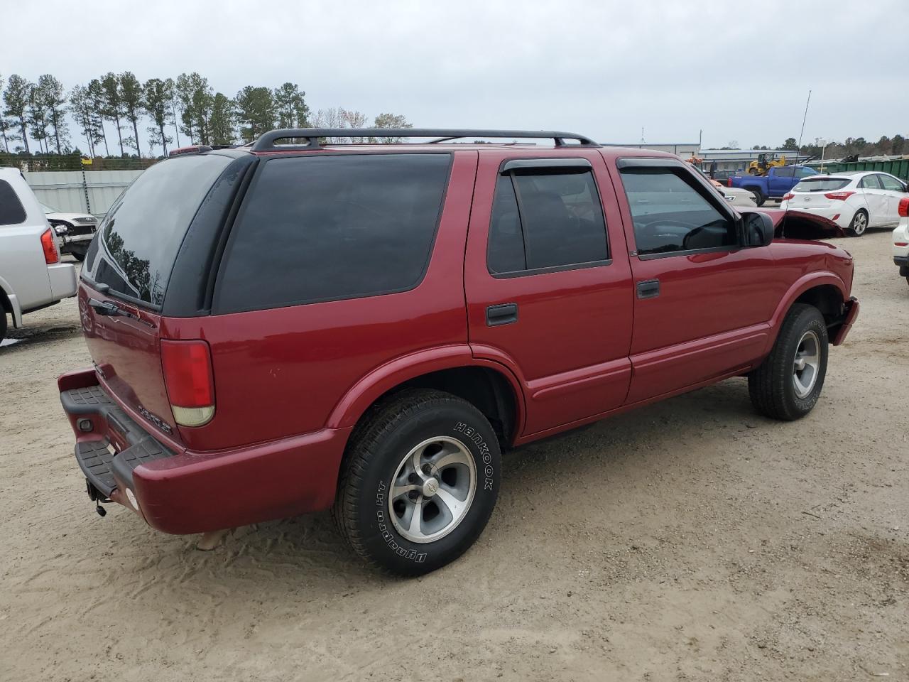 Obraz 3 z 2002 CHEVROLET BLAZER  2002 z VIN 1GNCS13W92K106104