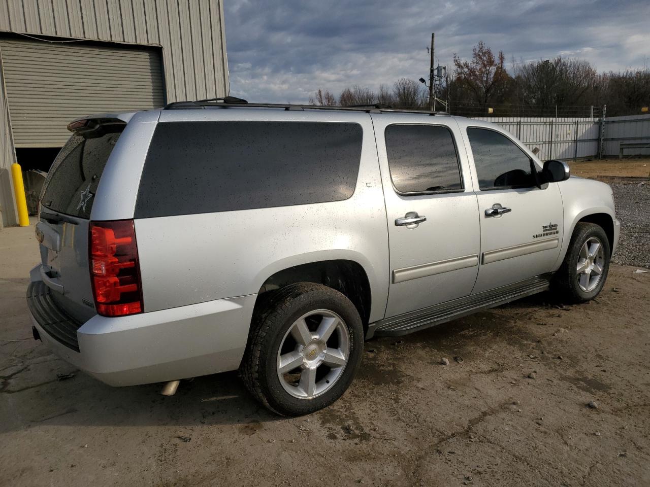 Изображение 3 2012 CHEVROLET SUBURBAN C1500 LT 2012 с VIN 1GNSCJE04CR262738