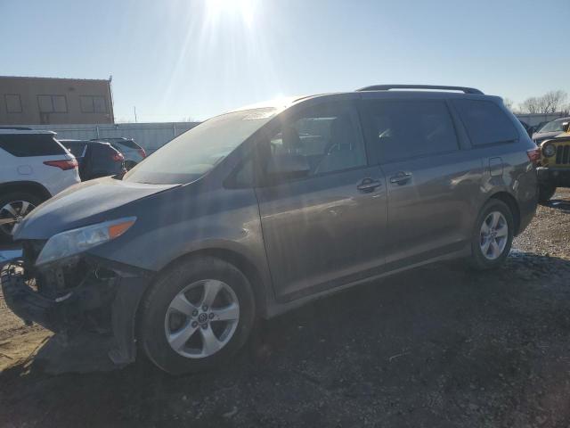 Obraz 1 z 2018 TOYOTA SIENNA LE 2018 z VIN 5TDKZ3DC3JS908722