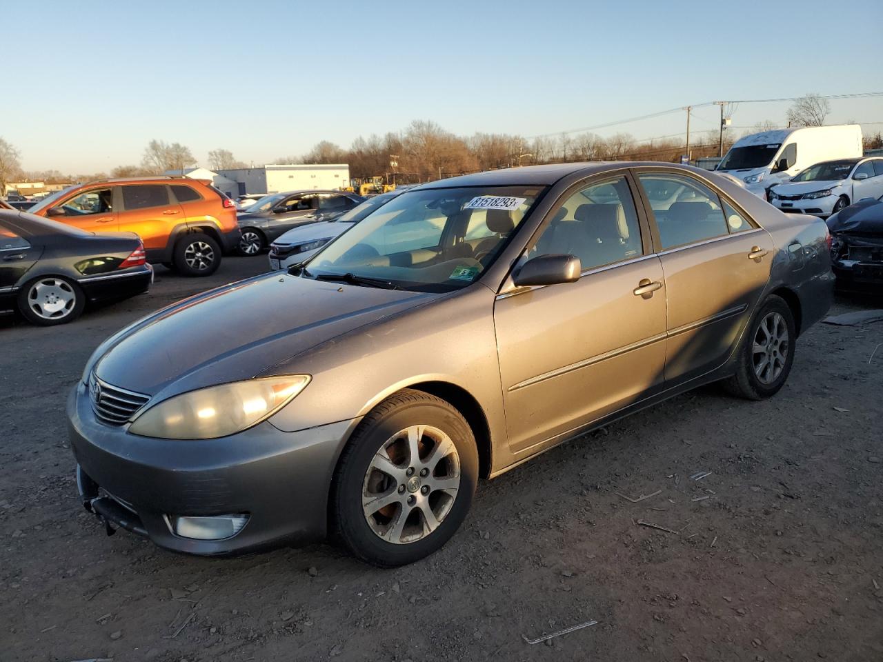 Image 1 of 2005 TOYOTA CAMRY LE 2005 with VIN JTDBF30K950162369