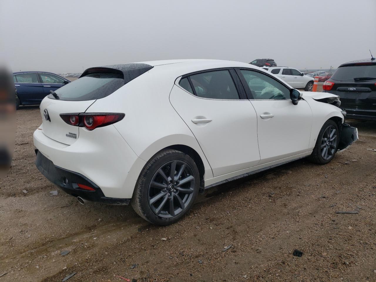 Изображение 3 2023 MAZDA 3 SELECT 2023 с VIN JM1BPAKM6P1603677