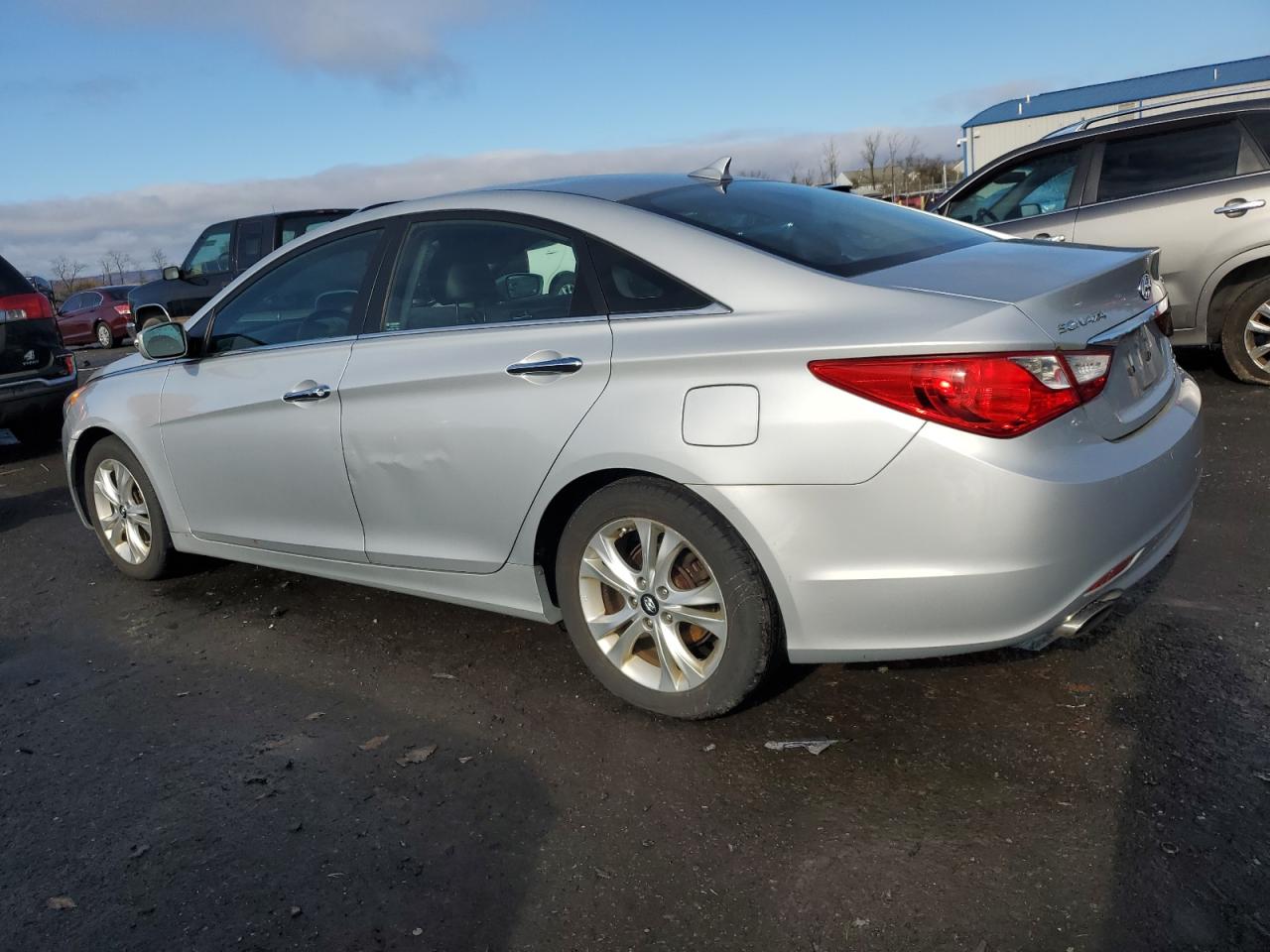 Image 2 of 2011 HYUNDAI SONATA SE 2011 with VIN 5NPEC4AB2BH300679