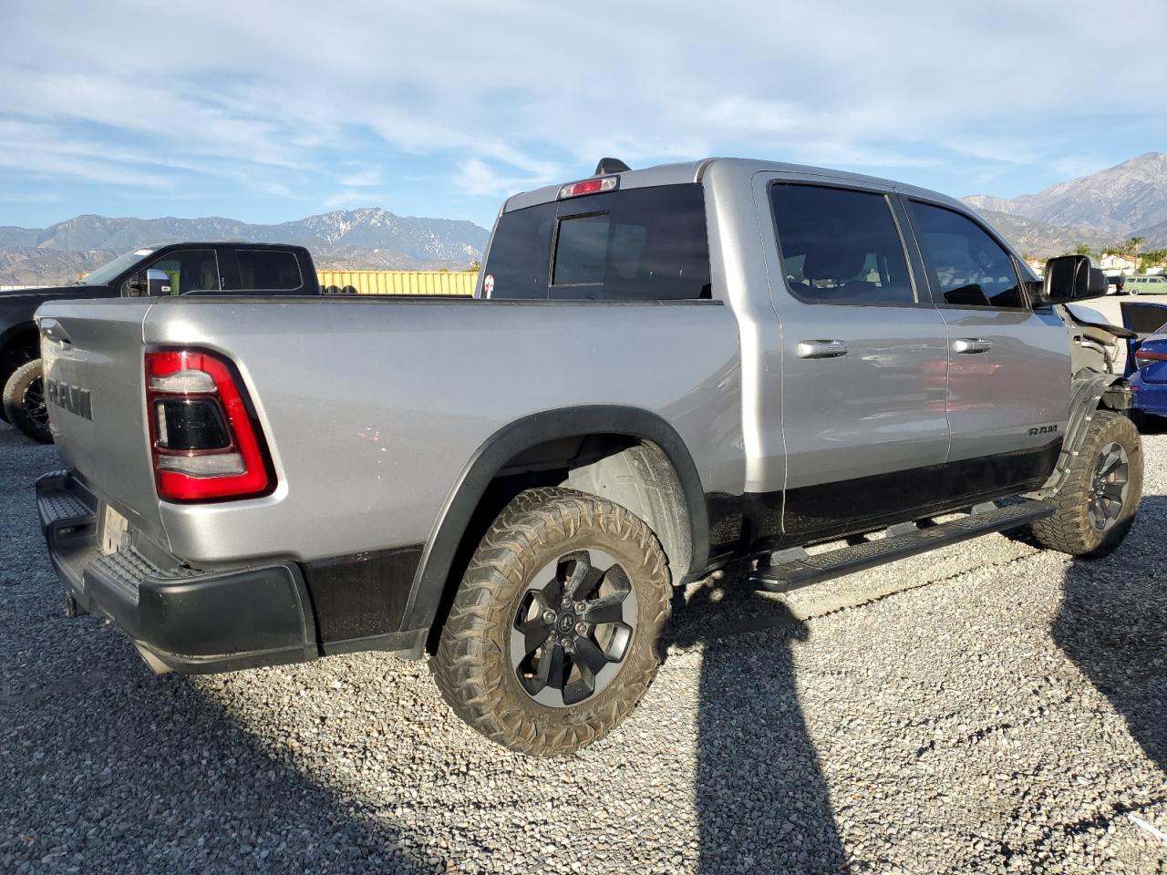 Изображение 3 2019 RAM 1500 REBEL 2019 с VIN 1C6RRELT7KN716679