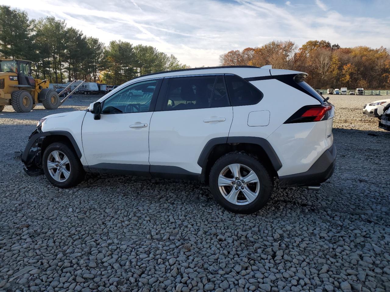 Image 2 of 2020 TOYOTA RAV4 XLE 2020 with VIN 2T3P1RFVXLW126885