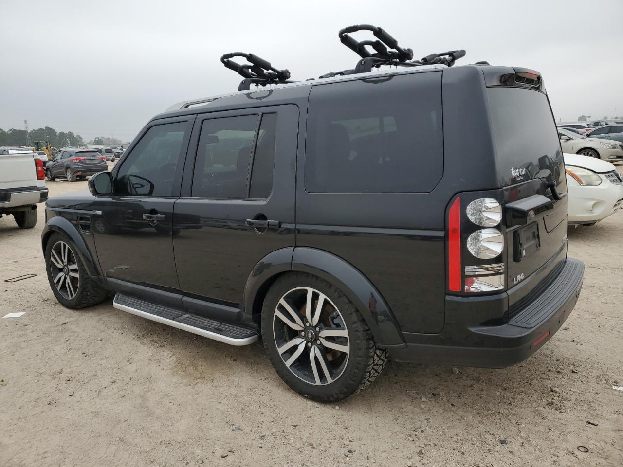 Image 2 of 2016 LAND ROVER LR4 HSE LUXURY LANDMARK EDITION 2016 with VIN SALAK2V61GA836033