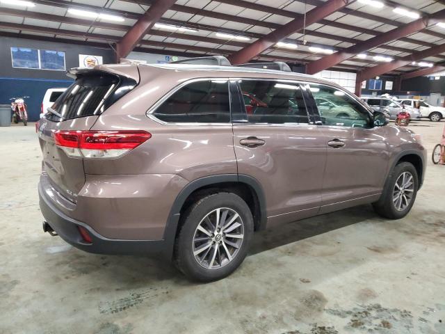 Image 3 of 2018 TOYOTA HIGHLANDER SE 2018 with VIN 5TDJZRFH6JS821243