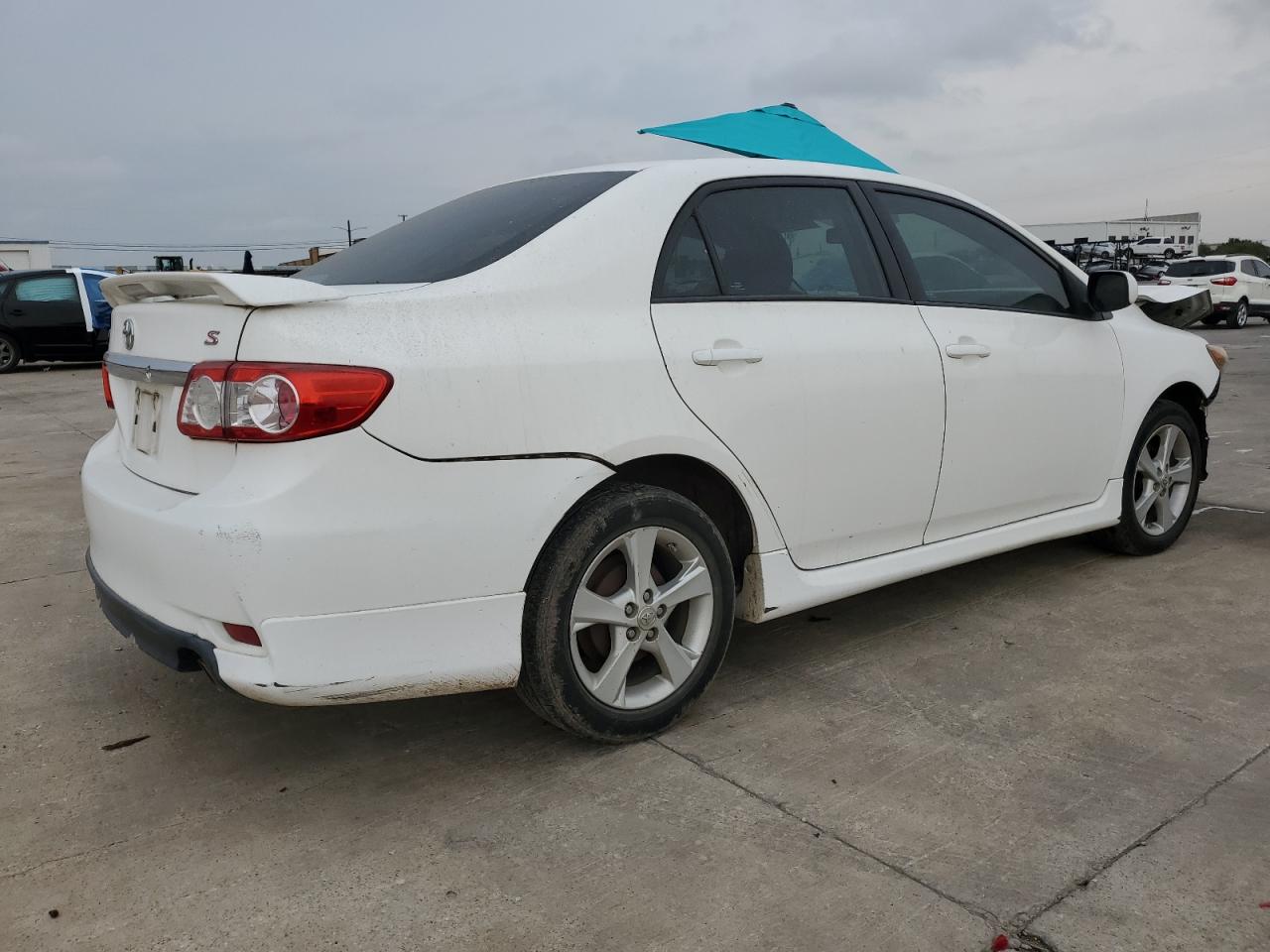 Image 3 of 2011 TOYOTA COROLLA BASE 2011 with VIN 2T1BU4EE6BC640148