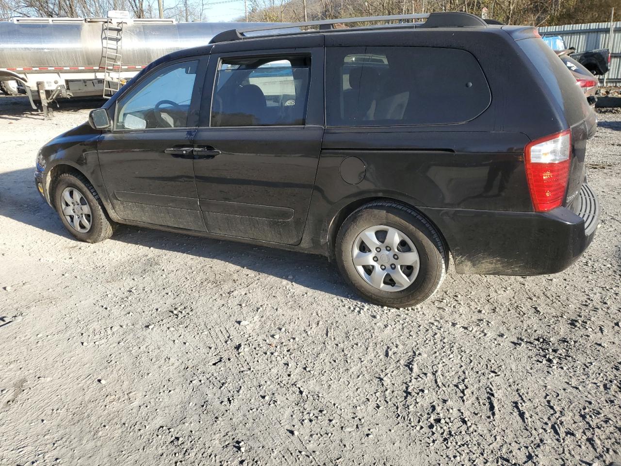 Image 2 of 2008 KIA SEDONA EX 2008 with VIN KNDMB233786197500