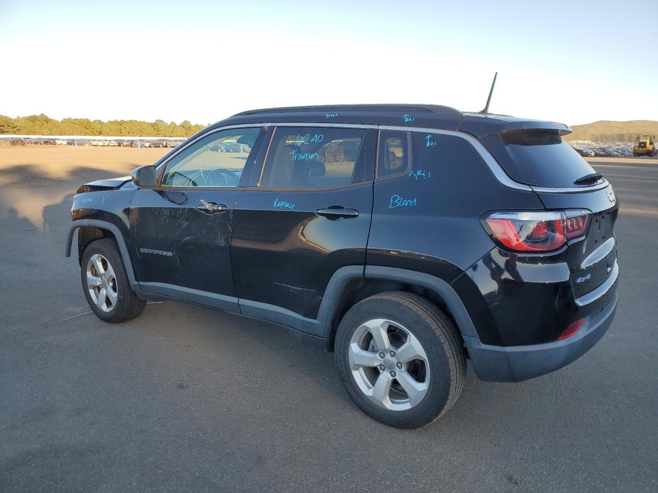 Image 2 of 2018 JEEP COMPASS LATITUDE 2018 with VIN 3C4NJDBB7JT155268