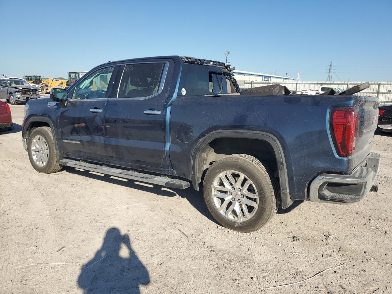 Image 2 of 2020 GMC SIERRA C1500 SLT 2020 with VIN 3GTP8DED8LG453616