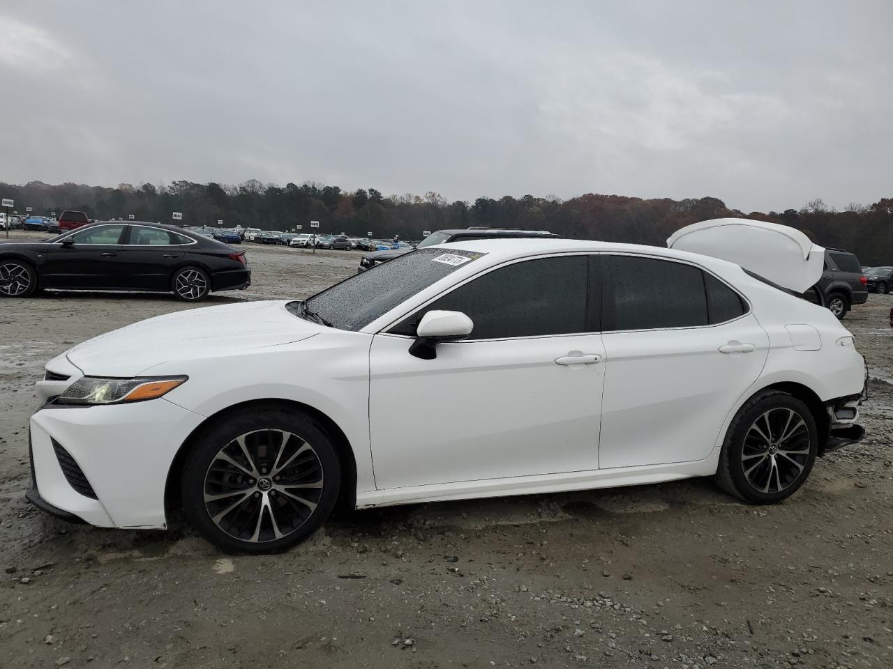 Image 1 of 2018 TOYOTA CAMRY L 2018 with VIN 4T1B11HK4JU101209