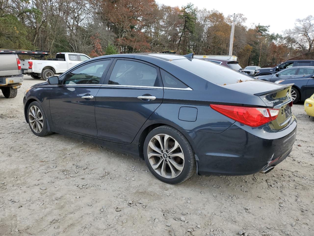 Image 2 of 2013 HYUNDAI SONATA SE 2013 with VIN 5NPEC4AB5DH693807
