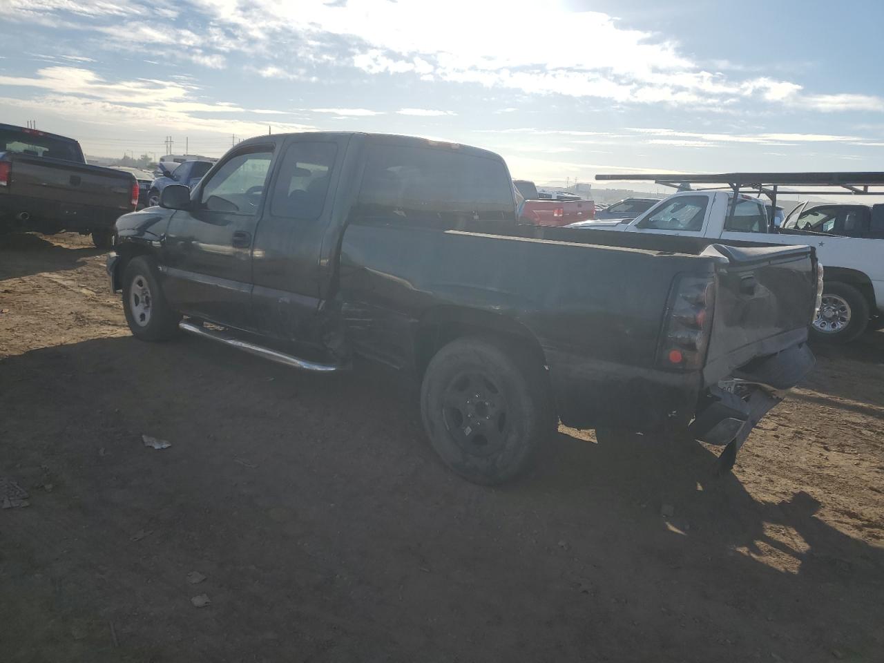 Image 2 of 2002 CHEVROLET SILVERADO C1500 2002 with VIN 2GCEC19T321249481