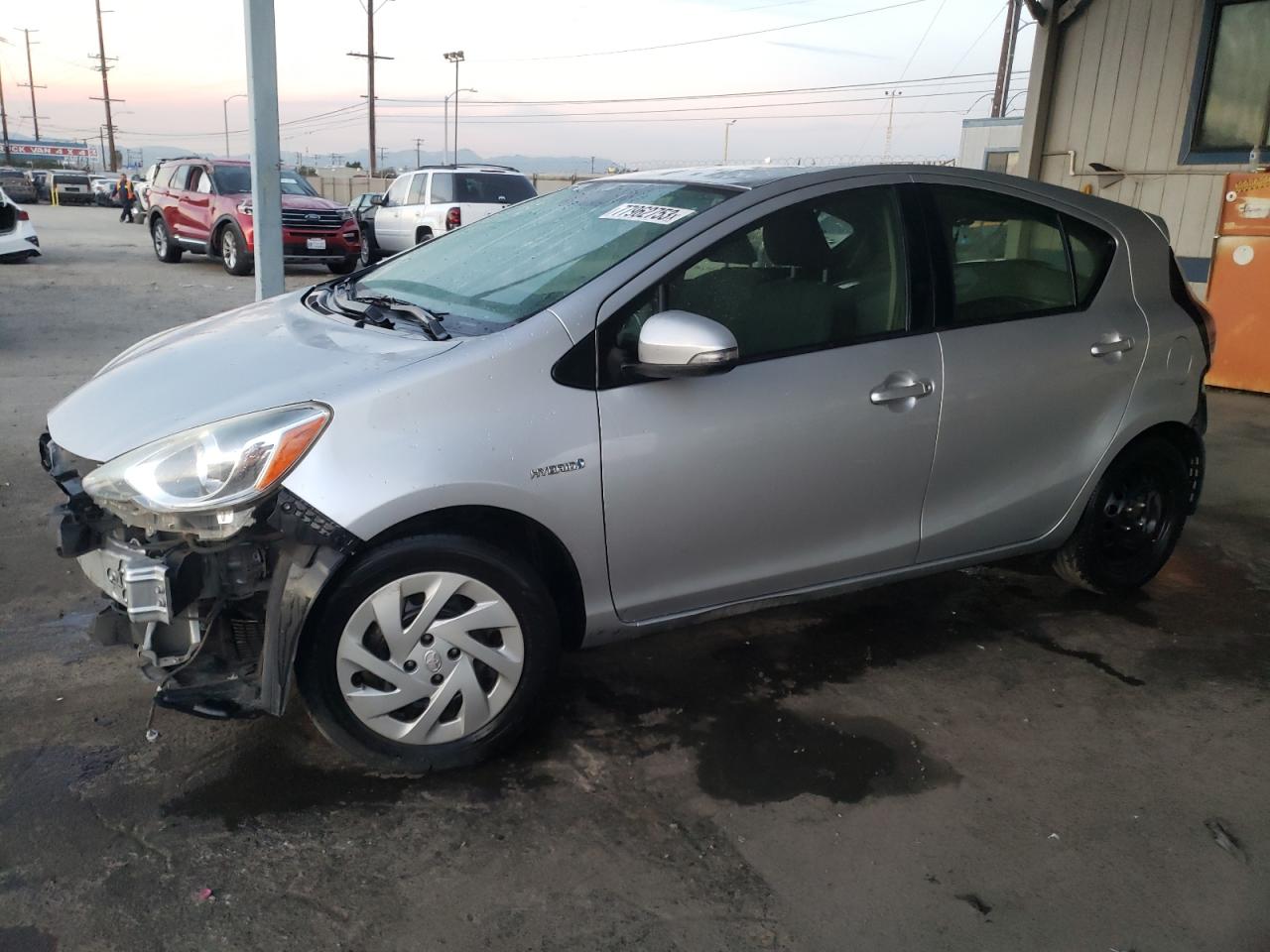 2016 TOYOTA PRIUS C  2016 image
