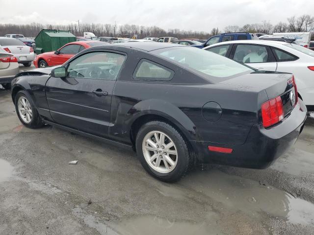 Obraz 2 z 2005 FORD MUSTANG  2005 z VIN 1ZVFT80N155197750
