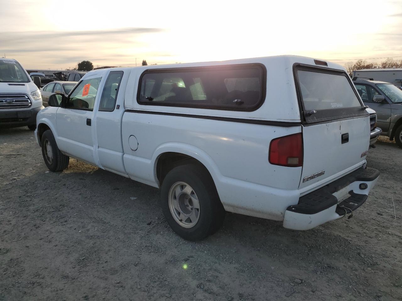 Изображение 2 2003 GMC SONOMA  2003 с VIN 1GTCS19X438235861
