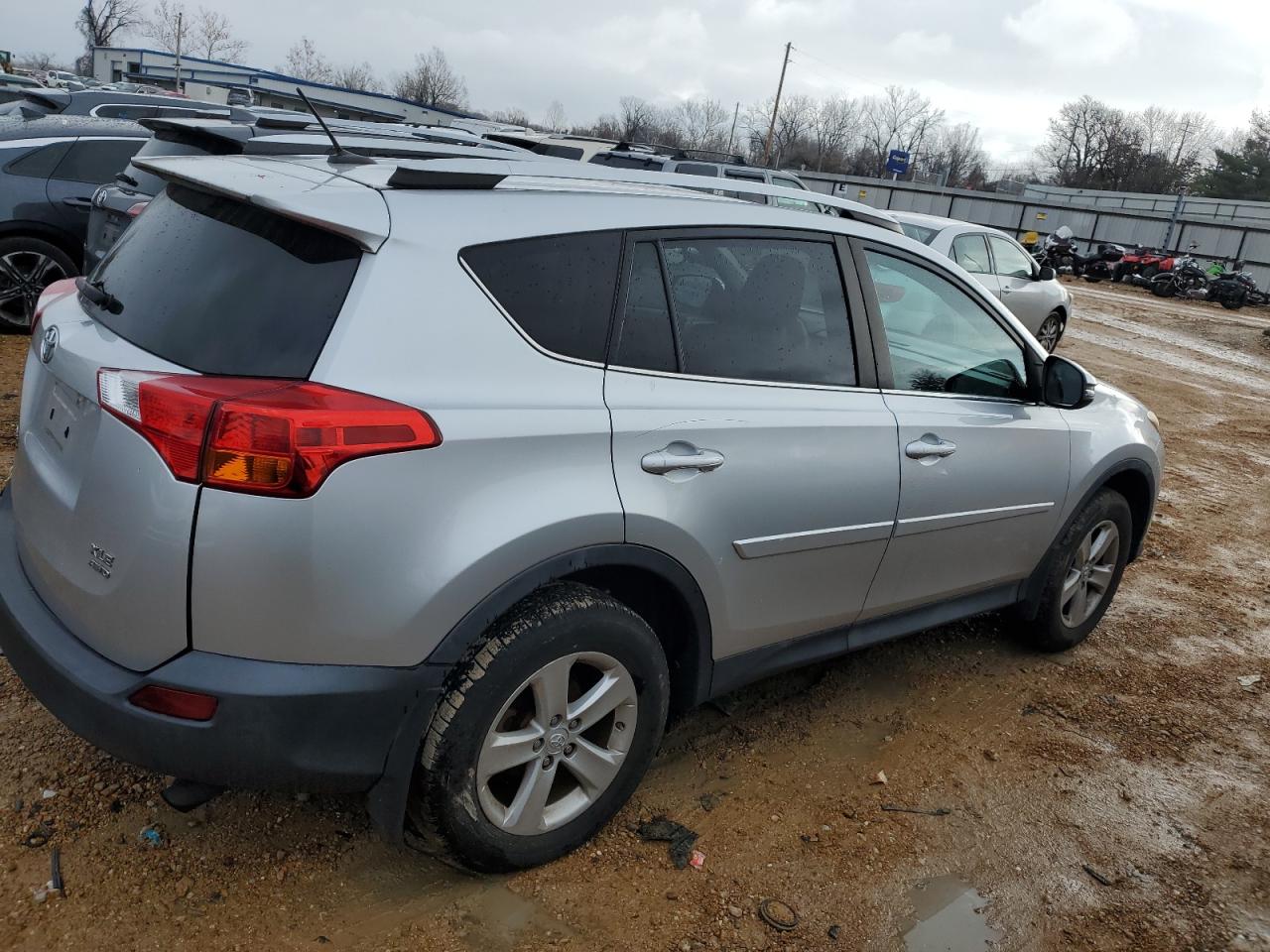 Obraz 3 z 2014 TOYOTA RAV4 XLE 2014 z VIN 2T3RFREV5EW192758