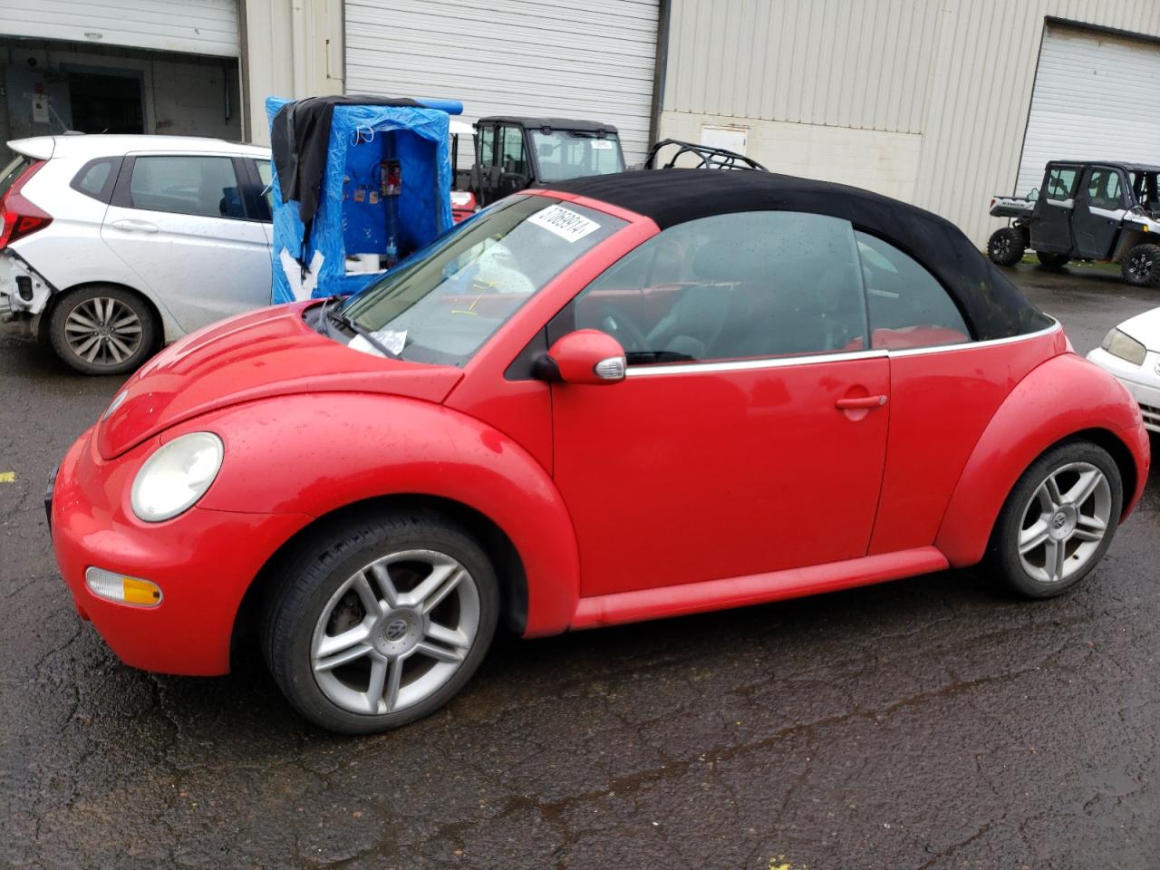 Image 1 of 2004 VOLKSWAGEN NEW BEETLE GLS 2004 with VIN 3VWCD21Y24M301029