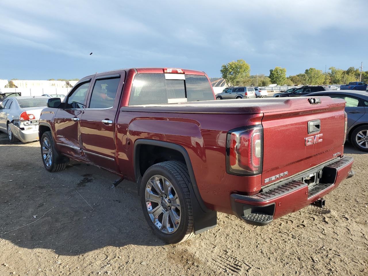 Image 2 of 2016 GMC SIERRA K1500 DENALI 2016 with VIN 3GTU2PEC5GG361611