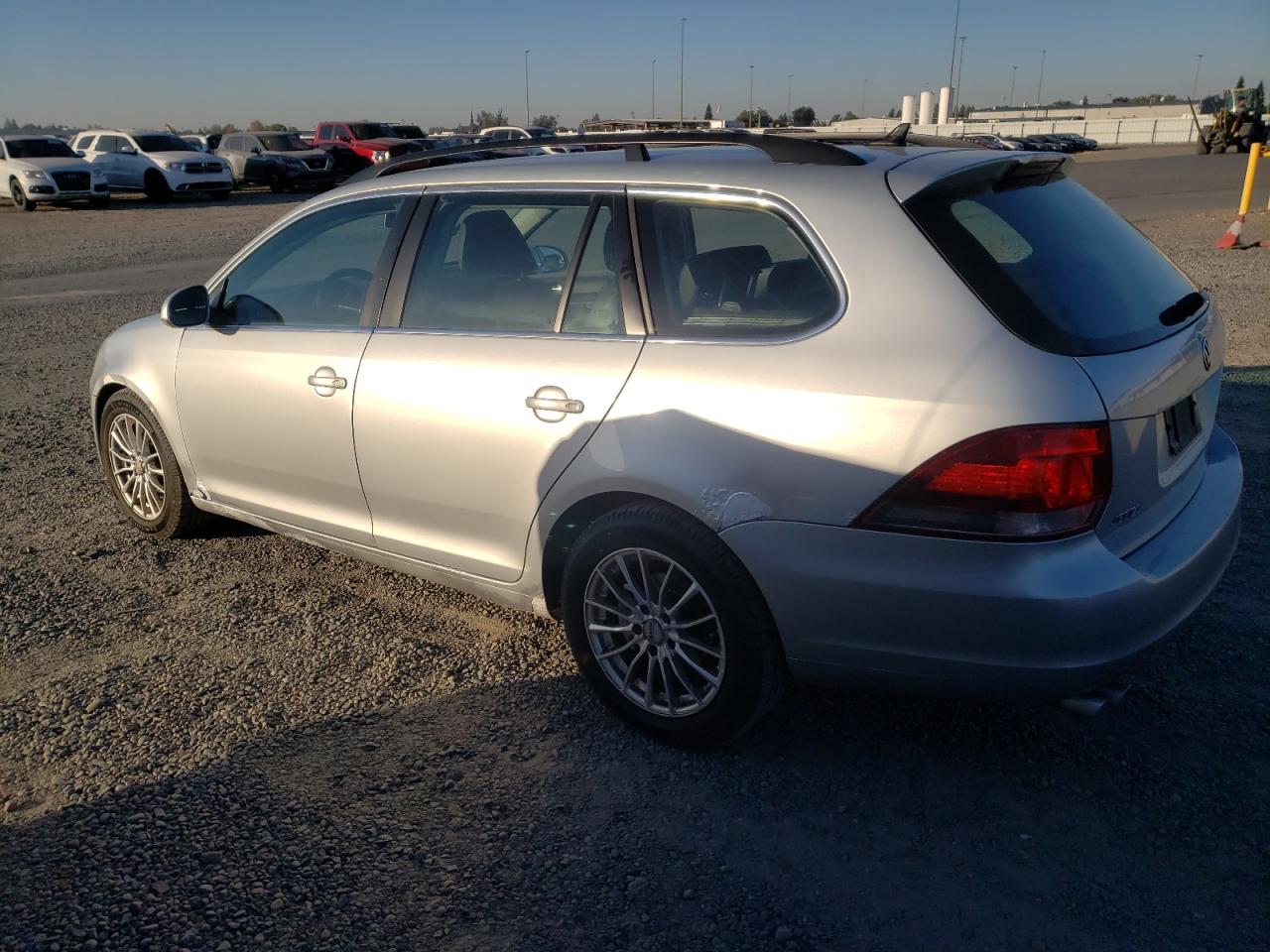 Изображение 2 2010 VOLKSWAGEN JETTA TDI 2010 с VIN 3VWPL7AJ6AM606467
