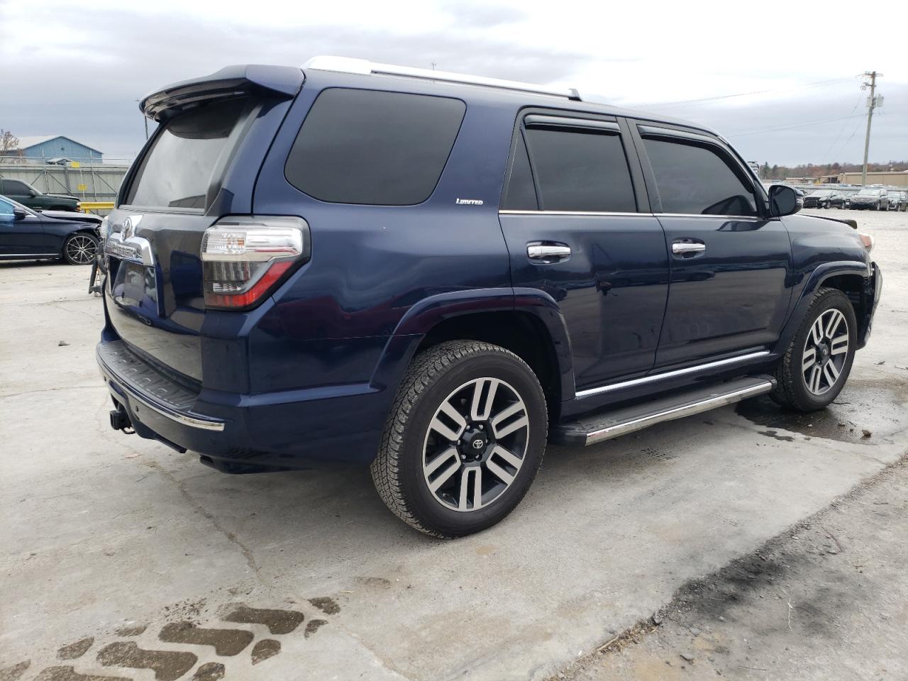 Image 3 of 2018 TOYOTA 4RUNNER SR5/SR5 PREMIUM 2018 with VIN JTEBU5JR8J5536136