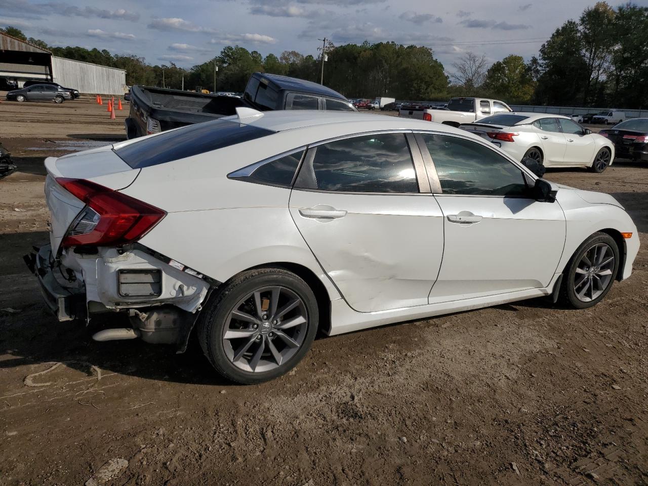 Image 3 of 2019 HONDA CIVIC EX 2019 with VIN 19XFC1F32KE019040