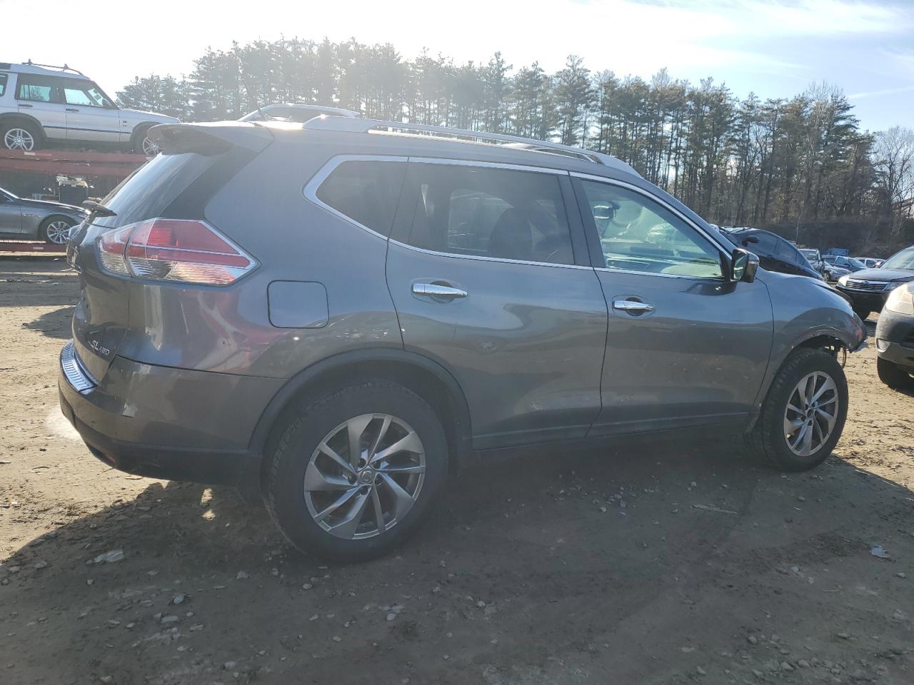 Image 3 of 2015 NISSAN ROGUE S 2015 with VIN 5N1AT2MV7FC889640