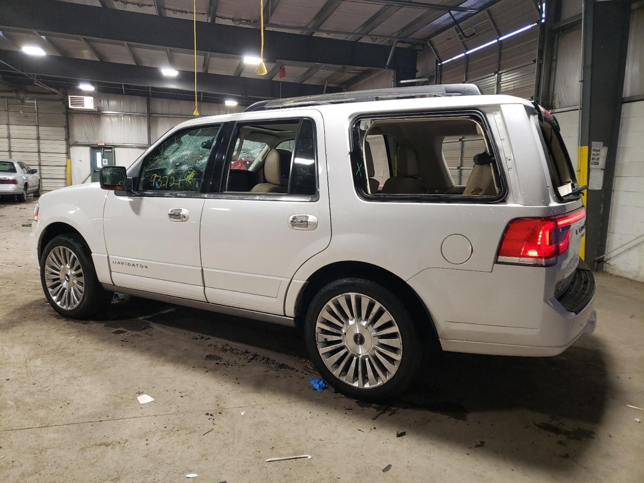 Image 2 of 2015 LINCOLN NAVIGATOR  2015 with VIN 5LMJJ2JT8FEJ06061