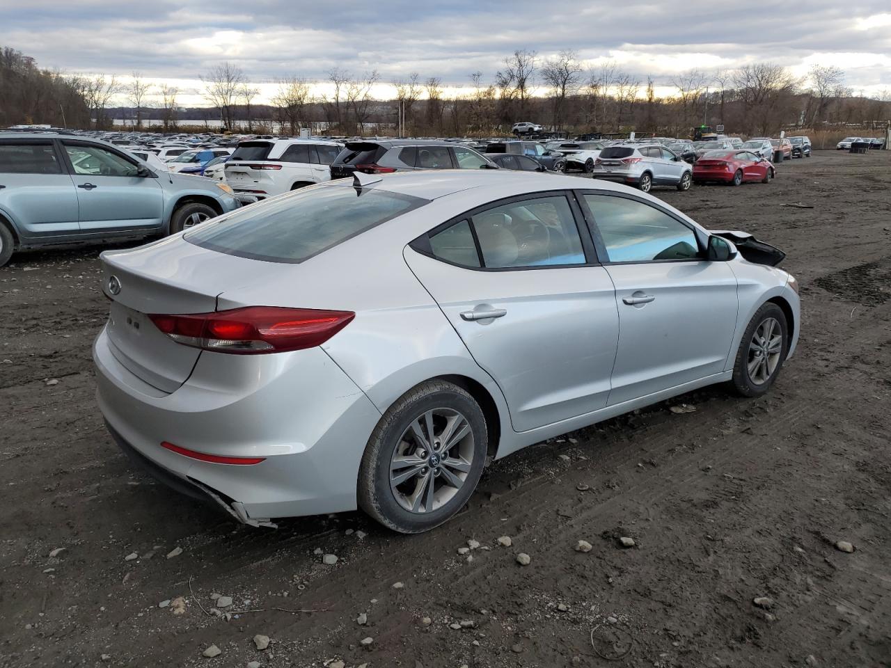 Obraz 3 z 2018 HYUNDAI ELANTRA SEL 2018 z VIN 5NPD84LF8JH312184