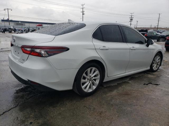 Obraz 3 z 2022 TOYOTA CAMRY LE 2022 z VIN 4T1C11AK5NU067544