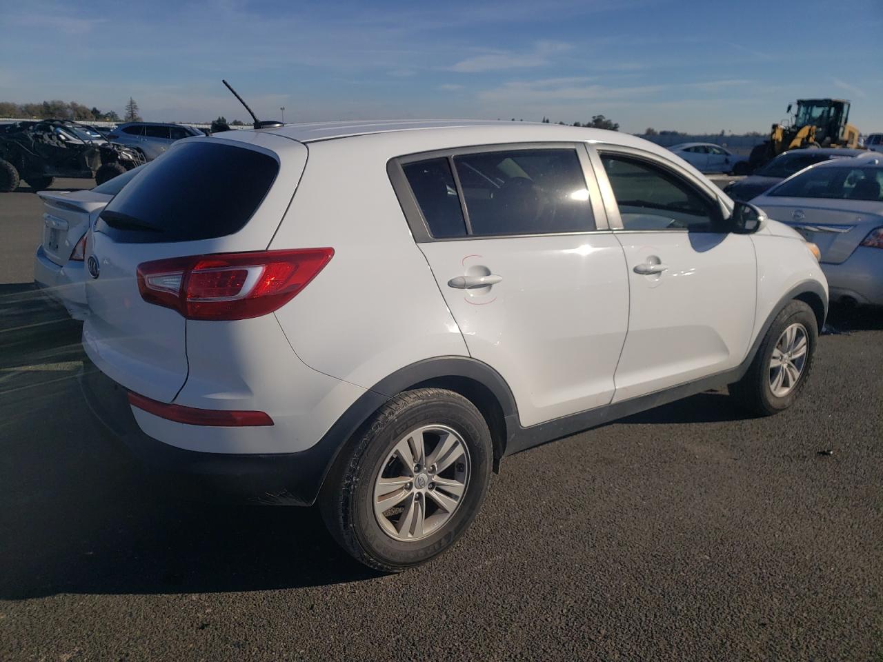 Image 3 of 2011 KIA SPORTAGE LX 2011 with VIN KNDPB3A20B7088195