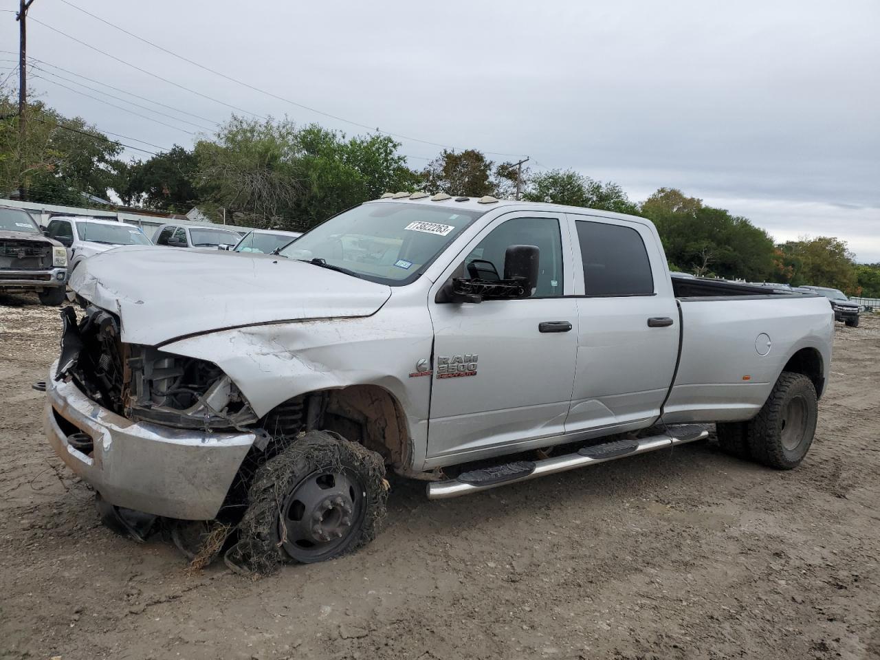 Obraz 2 z 2017 RAM 3500 ST 2017 z VIN 3C63RRGL2HG638370