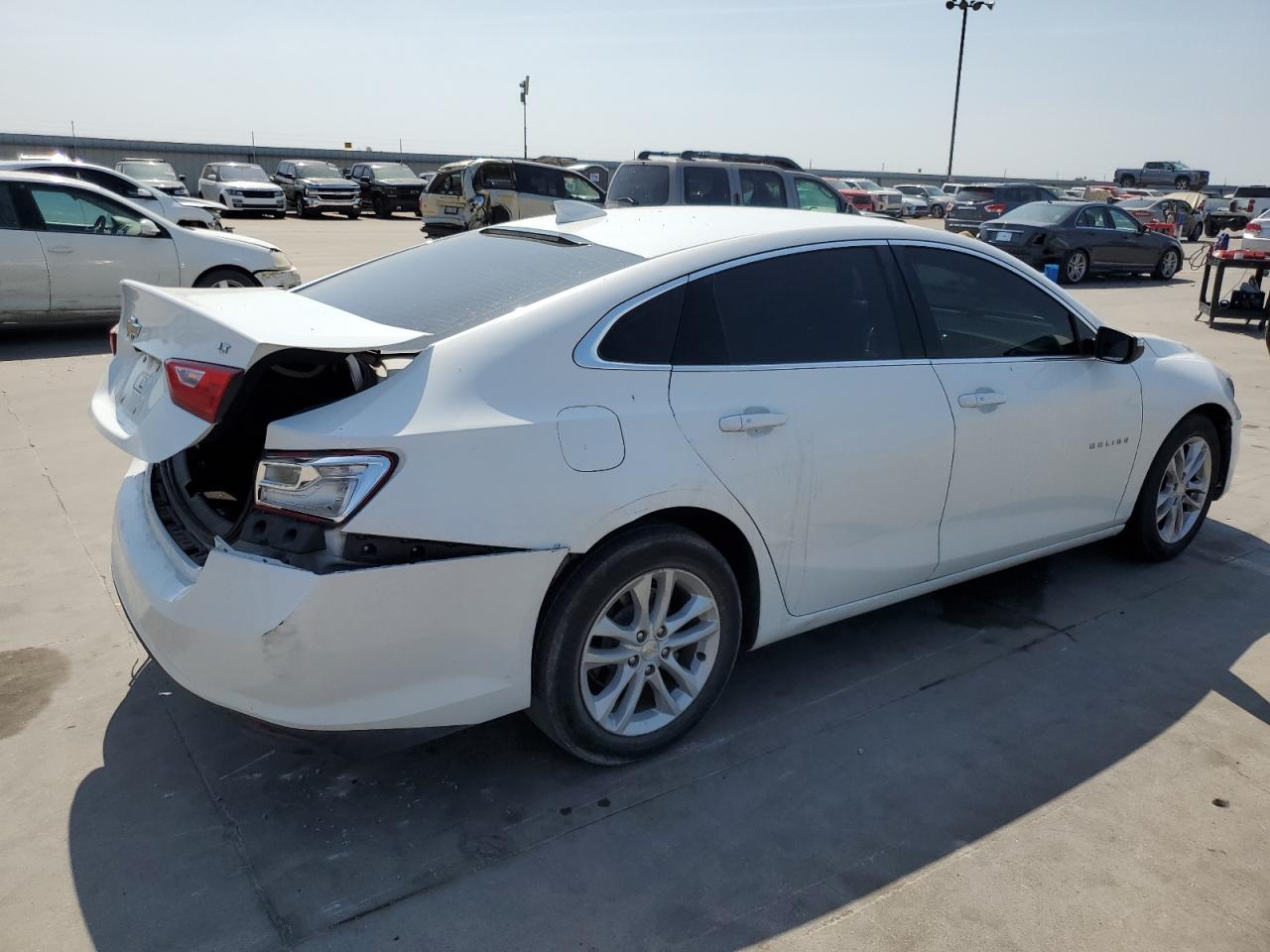 Image 3 of 2018 CHEVROLET MALIBU LT 2018 with VIN 1G1ZD5ST2JF123337