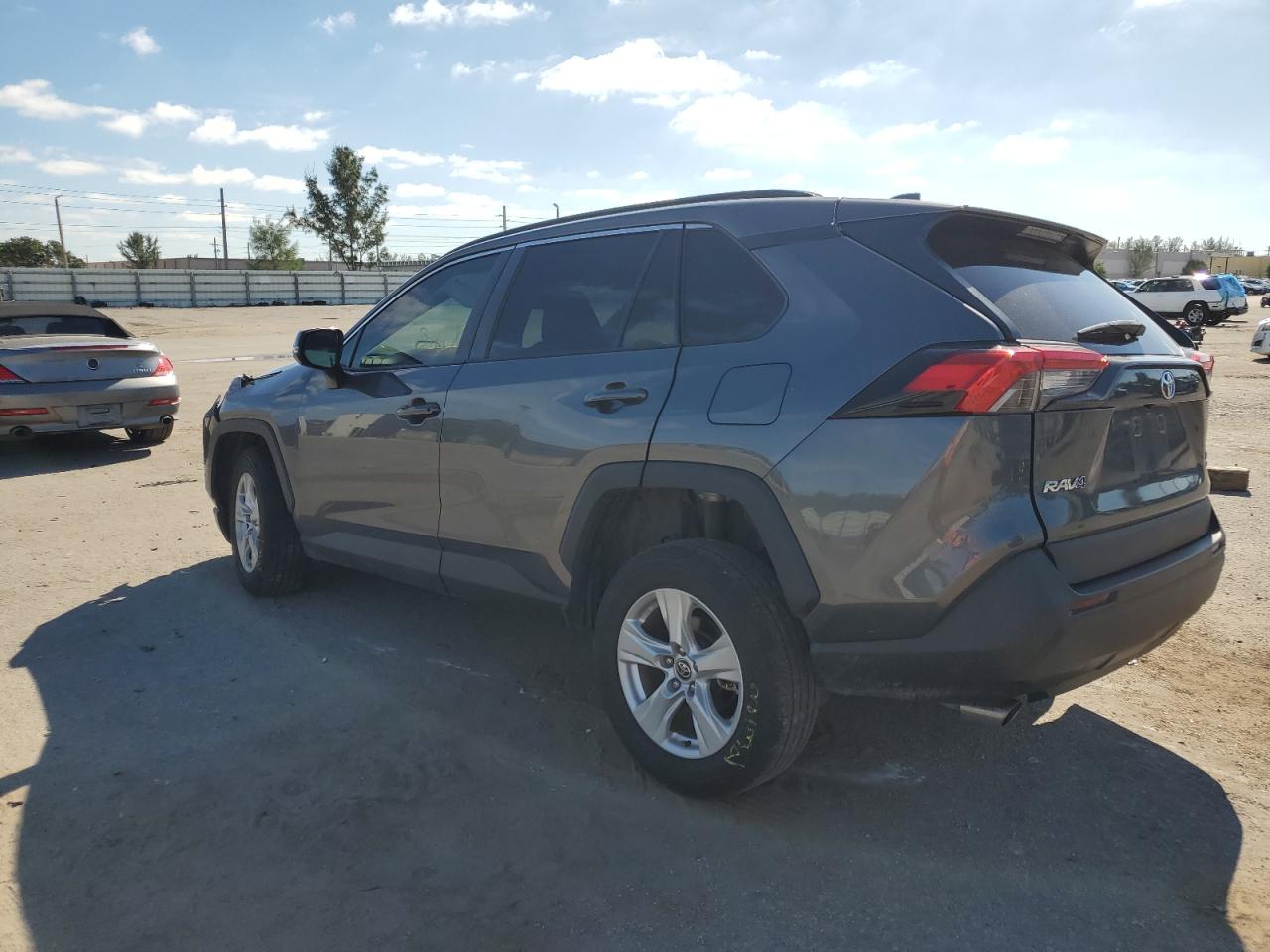 Image 2 of 2021 TOYOTA RAV4 XLE 2021 with VIN 2T3P1RFV8MC200291