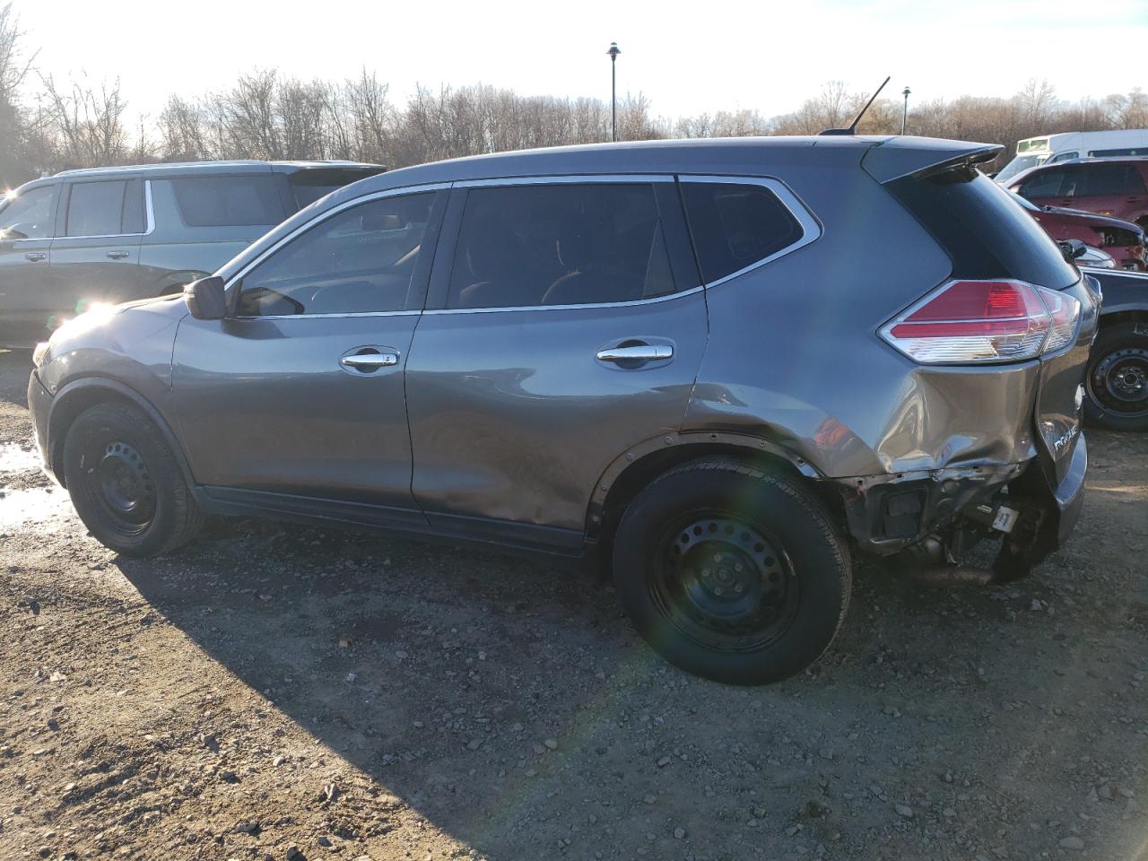 Image 2 of 2015 NISSAN ROGUE S 2015 with VIN KNMAT2MV2FP542133