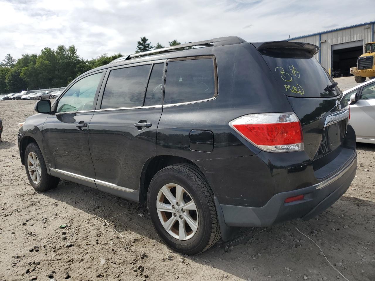 Image 2 of 2013 TOYOTA HIGHLANDER BASE 2013 with VIN 5TDBK3EH9DS247538
