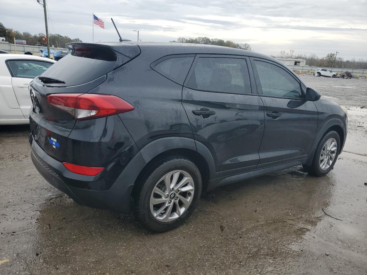 Image 3 of 2017 HYUNDAI TUCSON SE 2017 with VIN KM8J23A45HU303566