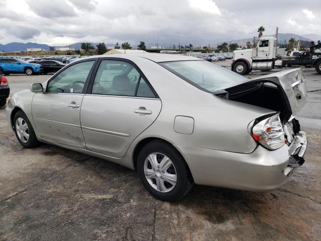 Obraz 2 z 2004 TOYOTA CAMRY LE 2004 z VIN 4T1BE32K74U850499