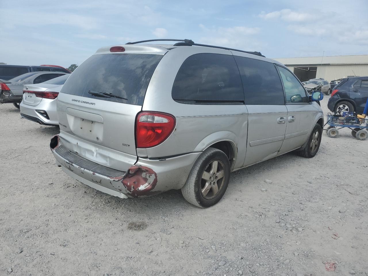 Image 3 of 2006 DODGE GRAND CARAVAN SXT 2006 with VIN 2D4GP44L16R765175
