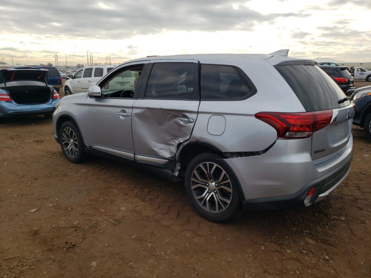 Изображение 2 2017 MITSUBISHI OUTLANDER SE 2017 с VIN JA4AZ3A35HZ026289