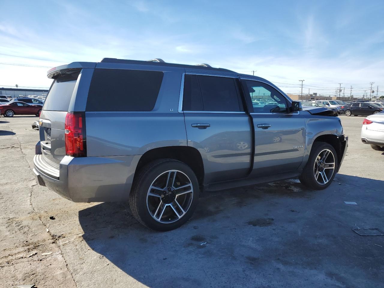 Image 3 of 2018 CHEVROLET TAHOE K1500 LT 2018 with VIN 1GNSKBKC6JR245315