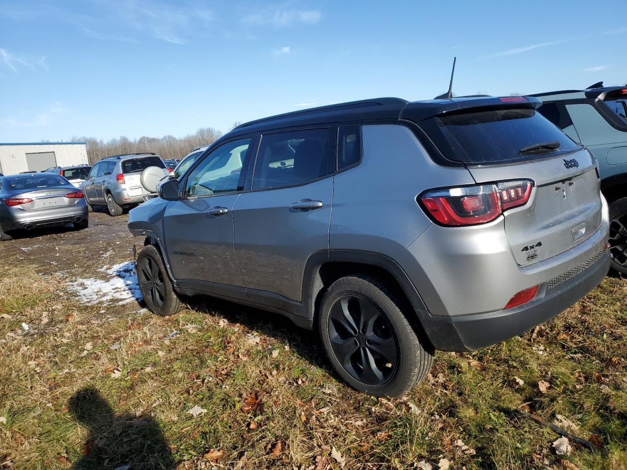 Image 2 of 2019 JEEP COMPASS LATITUDE 2019 with VIN 3C4NJDBB0KT593065