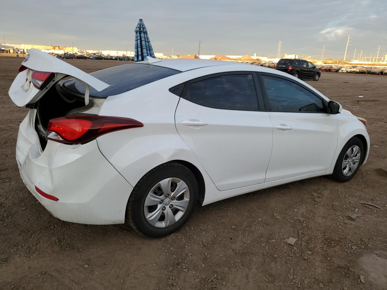 Изображение 3 2016 HYUNDAI ELANTRA SE 2016 с VIN 5NPDH4AE9GH725699