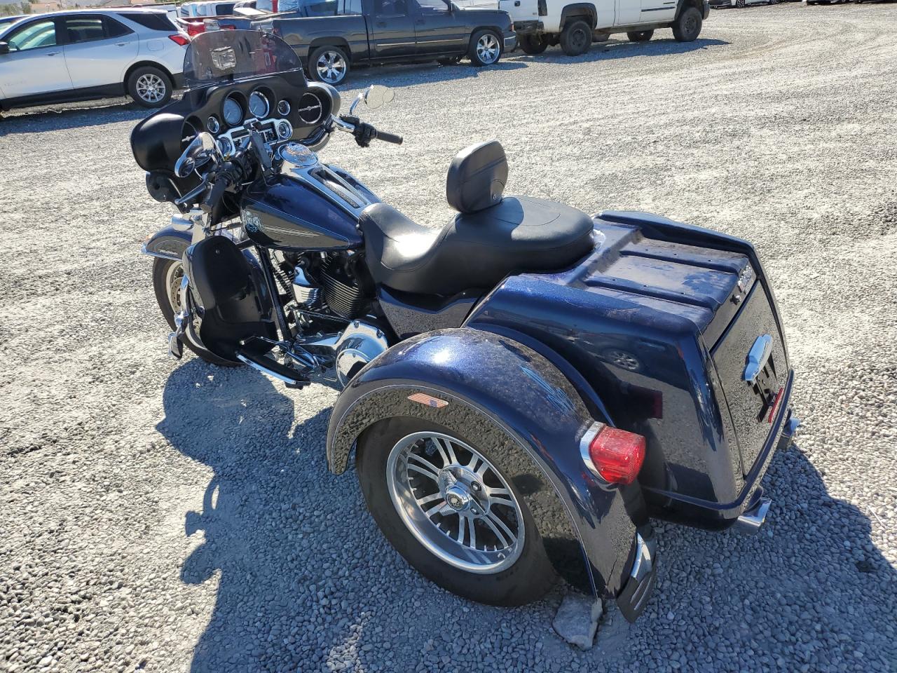 Image 3 of 2012 HARLEY-DAVIDSON FLHTCUTG TRI GLIDE ULTRA CLASSIC 2012 with VIN 1HD1MAM36CB855246