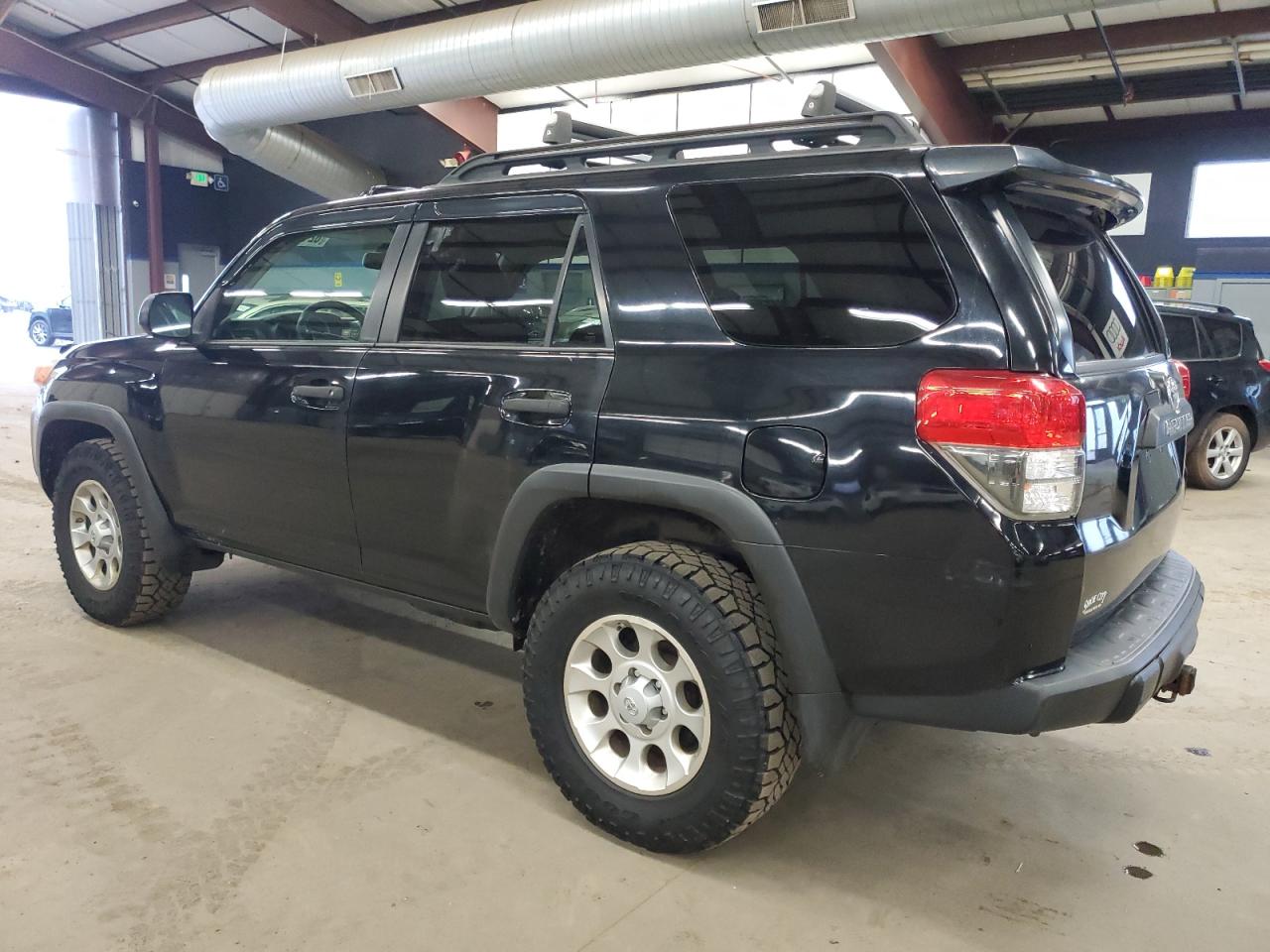 Изображение 2 2010 TOYOTA 4RUNNER SR5 2010 с VIN JTEBU5JR7A5006479