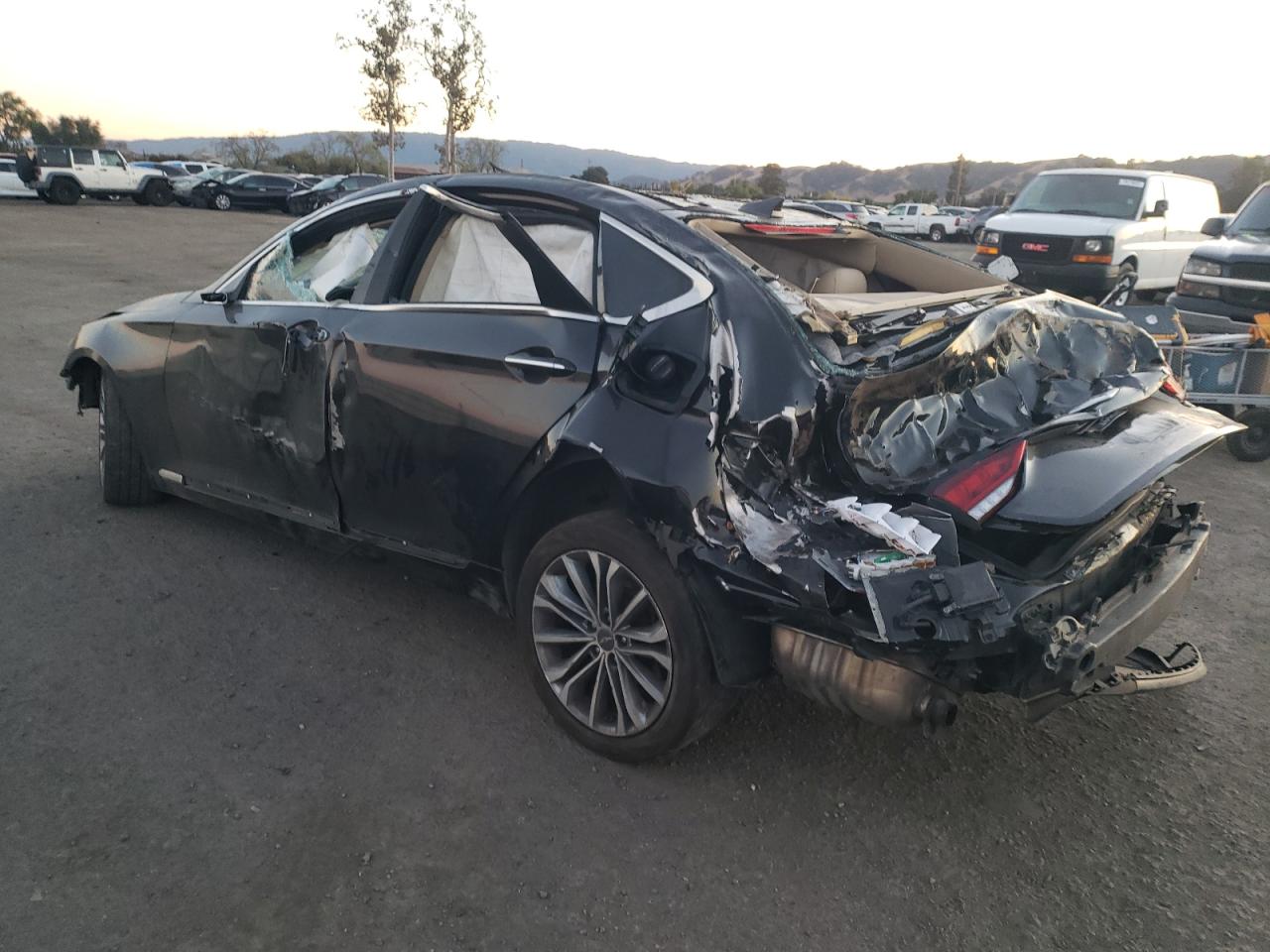 Image 2 of 2016 HYUNDAI GENESIS 3.8L 2016 with VIN KMHGN4JE1GU138887