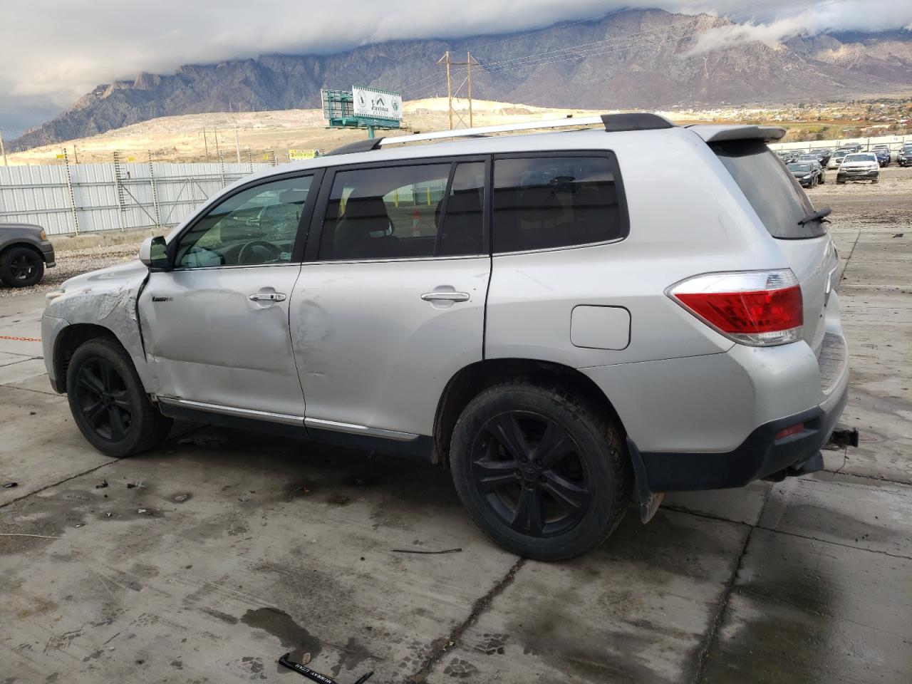 Image 2 of 2011 TOYOTA HIGHLANDER LIMITED 2011 with VIN 5TDDK3EH3BS066537
