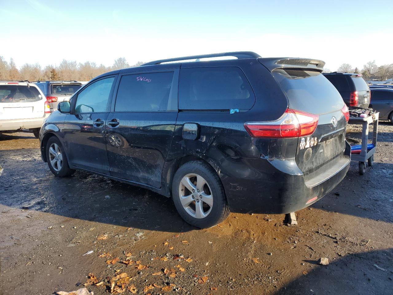 Изображение 2 2016 TOYOTA SIENNA LE 2016 с VIN 5TDKK3DC7GS763763