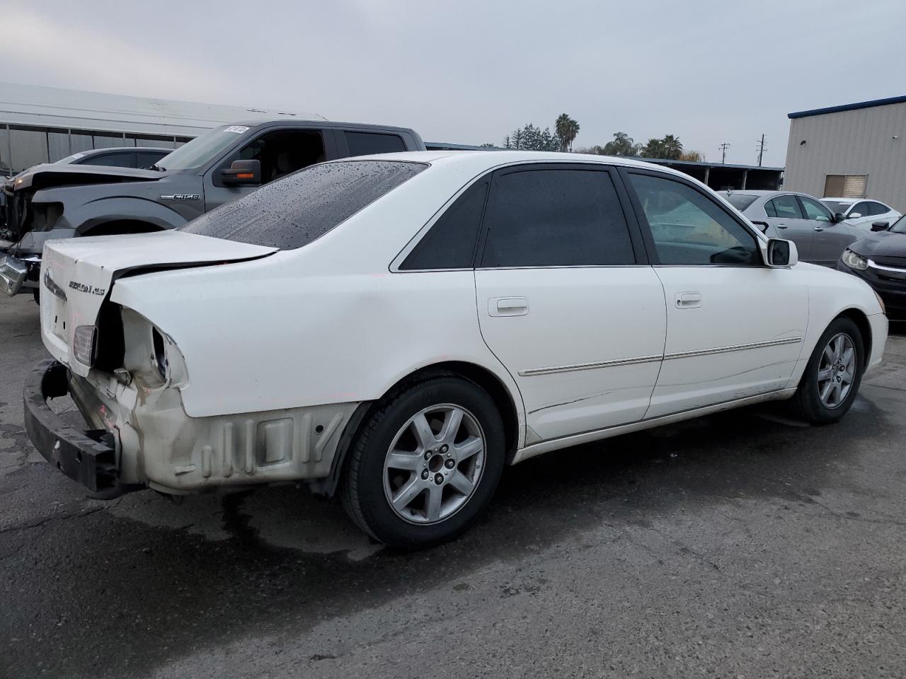Изображение 3 2000 TOYOTA AVALON XL 2000 с VIN 4T1BF28BXYU001309