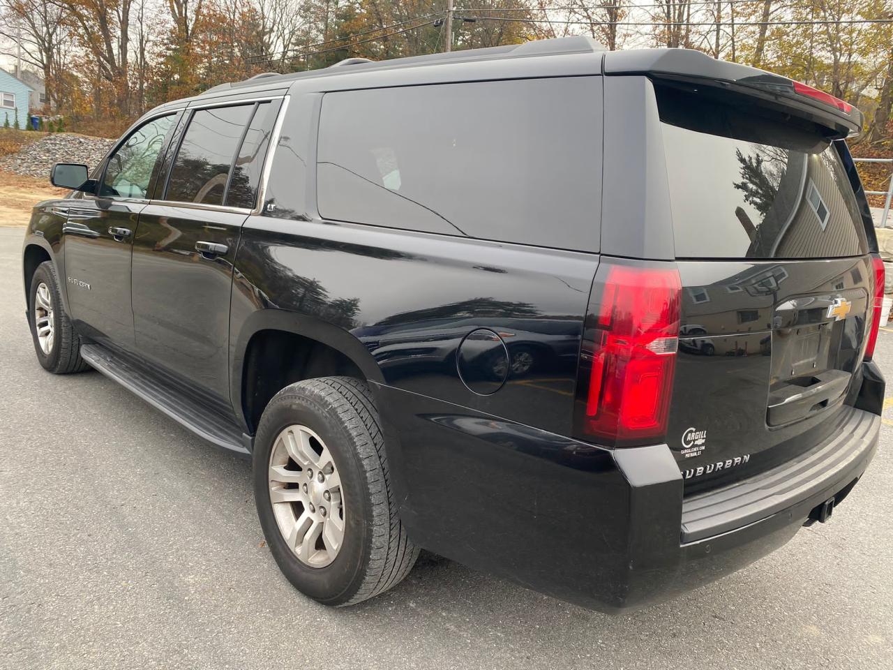 Изображение 2 2019 CHEVROLET SUBURBAN K1500 LT 2019 с VIN 1GNSKHKC7KR402158